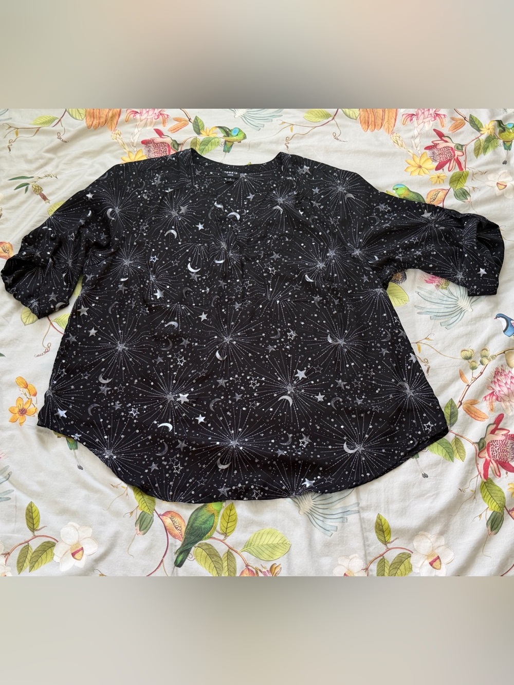 Torrid Size 2 Harper Georgette 3/4 Sleeve Blouse – Celestial Star Clusters Print